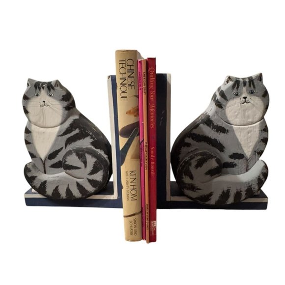 Wooden Gray Tabby Cat Bookends Blue & White Base - Picture 11 of 13